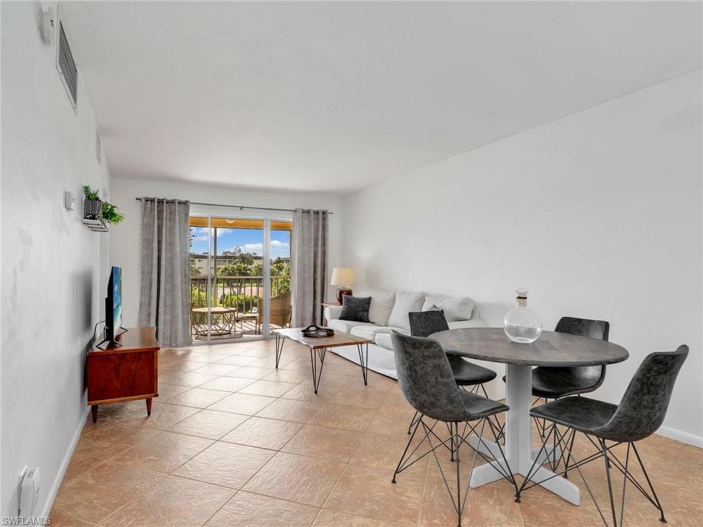 1004 Manatee RD # H202, NAPLES FL 34114-5