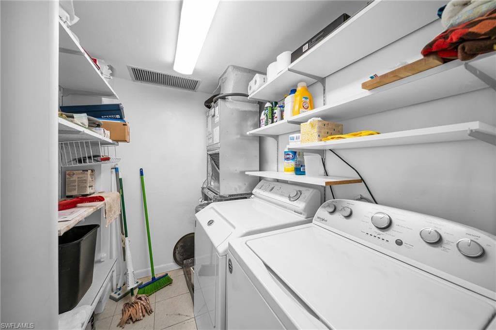 4260 SE 20th PL # 401, CAPE CORAL FL 33904-15