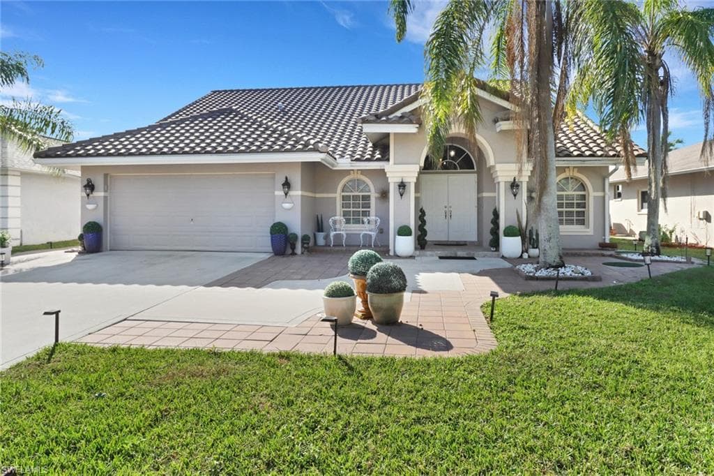 3579 Kent DR, NAPLES FL 34112-1