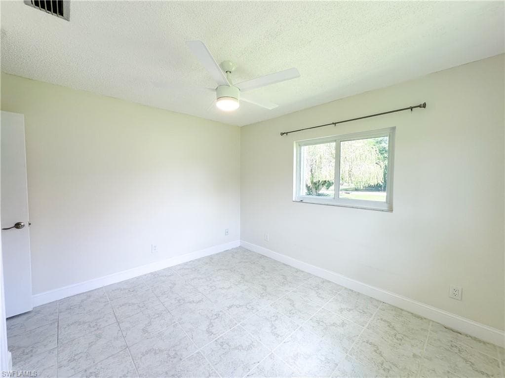 3233 Shell LN, FORT DENAUD FL 33935-17