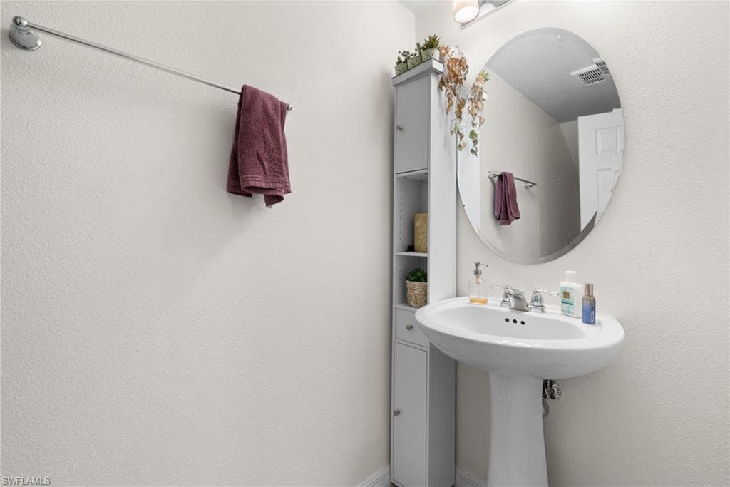 15121 Piping Plover CT # 104, NORTH FORT MYERS FL 33917-12