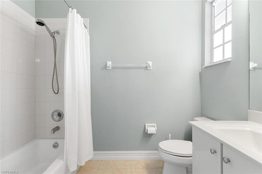 1040 Coronado CT, MARCO ISLAND FL 34145-18