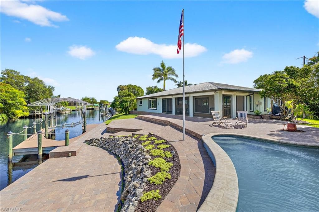 18071 Traverse DR, ALVA FL 33920-24