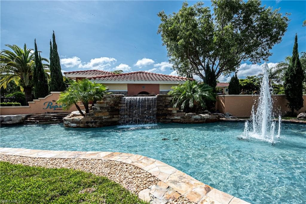 8600 Via Rapallo DR # 204, ESTERO FL 33928-1