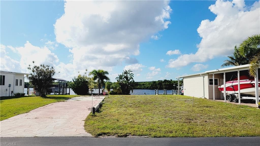 306 Shoreland DR, FORT MYERS FL 33905-1