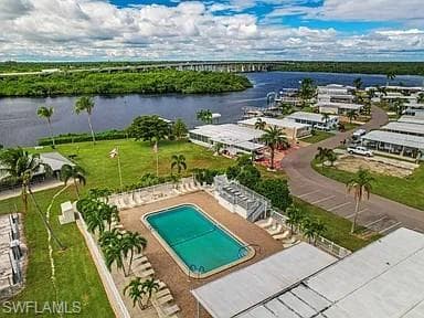 306 Shoreland DR, FORT MYERS FL 33905-8