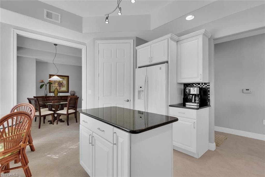 6413 Legacy CIR # 1602, NAPLES FL 34113-12