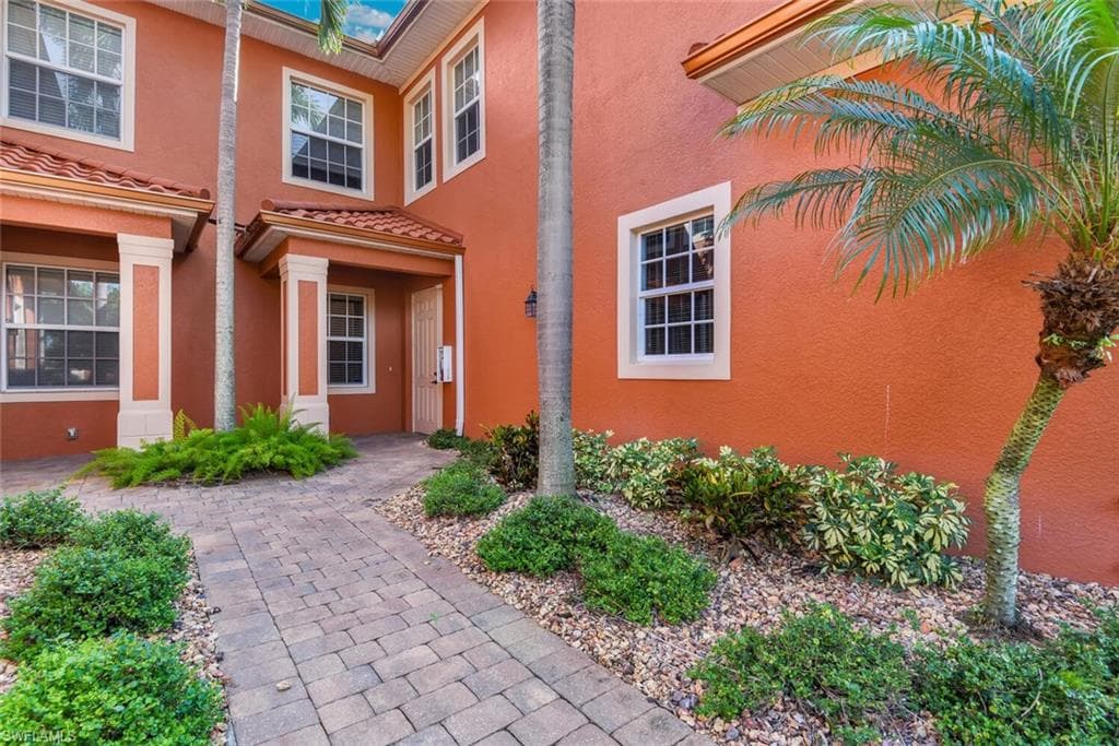 6413 Legacy CIR # 1602, NAPLES FL 34113-29