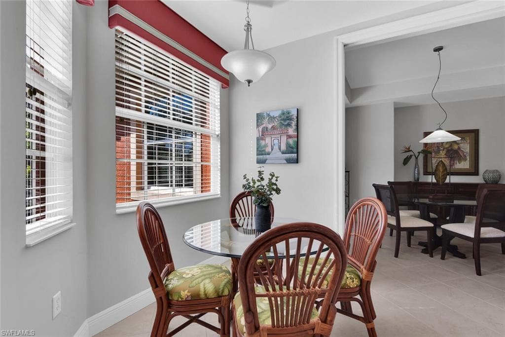 6413 Legacy CIR # 1602, NAPLES FL 34113-13