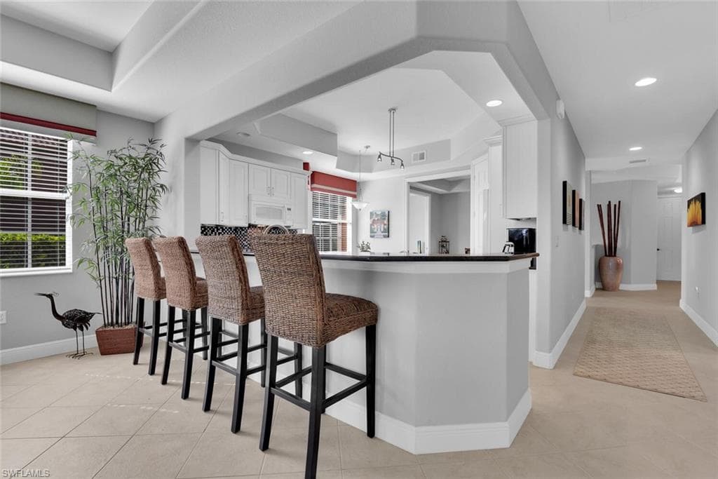 6413 Legacy CIR # 1602, NAPLES FL 34113-10