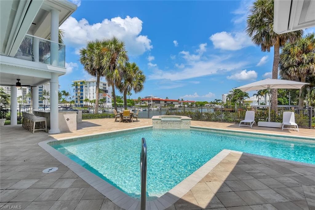 215 Mooring Line DR, NAPLES FL 34102-45