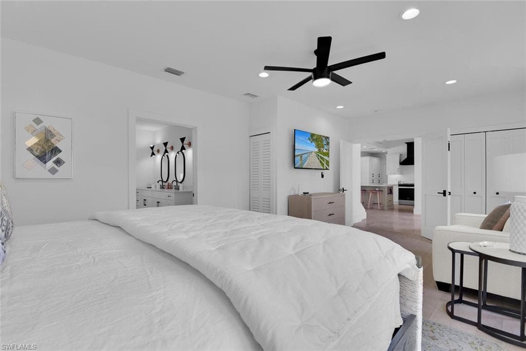 215 Mooring Line DR, NAPLES FL 34102-21