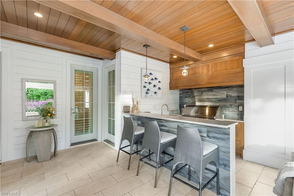 154 4th AVE N-42