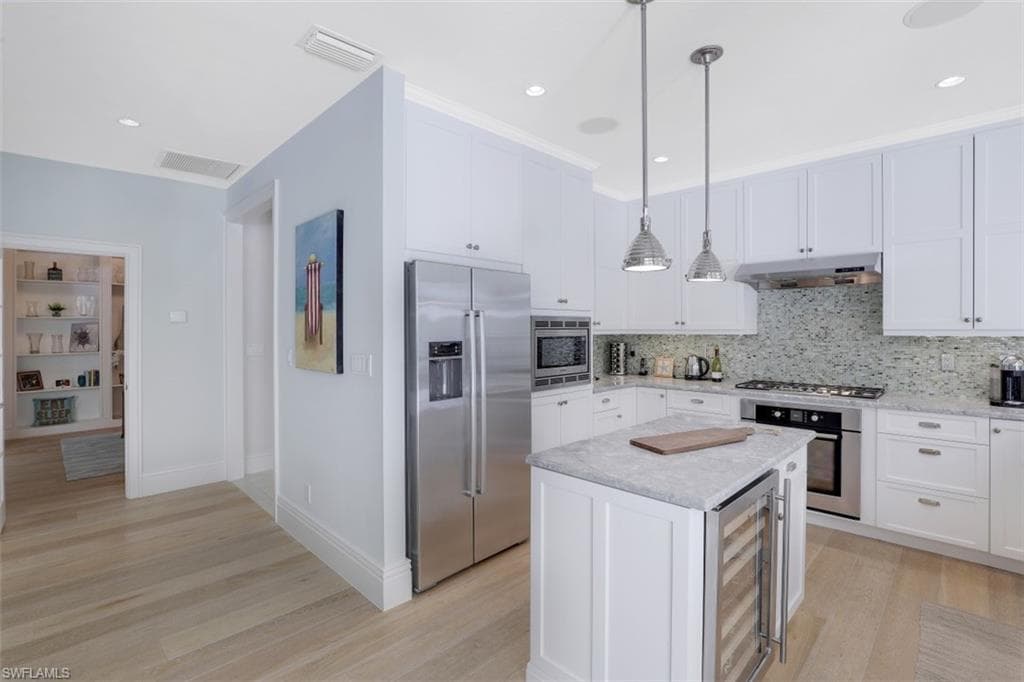 154 4th AVE N-23