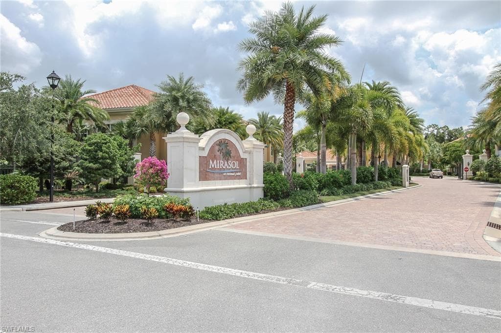 8531 Violeta ST # 101, ESTERO FL 34135-22