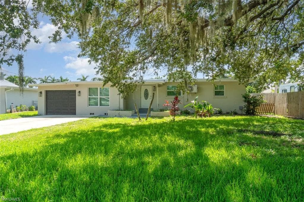 203 Kingston DR, FORT MYERS FL 33905-21