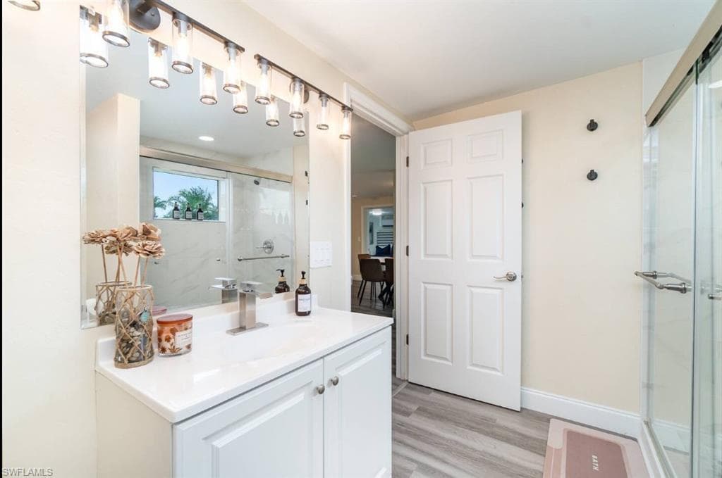 203 Kingston DR, FORT MYERS FL 33905-8