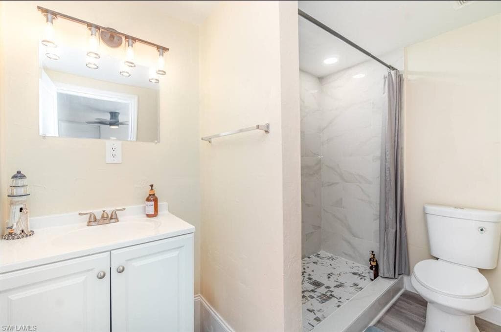 203 Kingston DR, FORT MYERS FL 33905-14