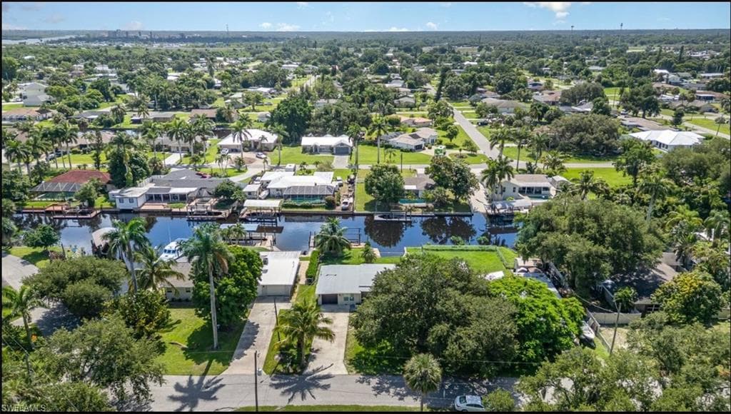 203 Kingston DR, FORT MYERS FL 33905-24