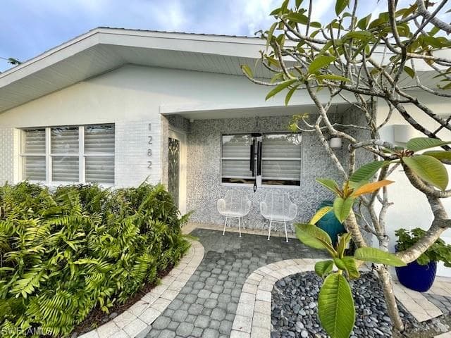 1282 Illinois DR, NAPLES FL 34103-1