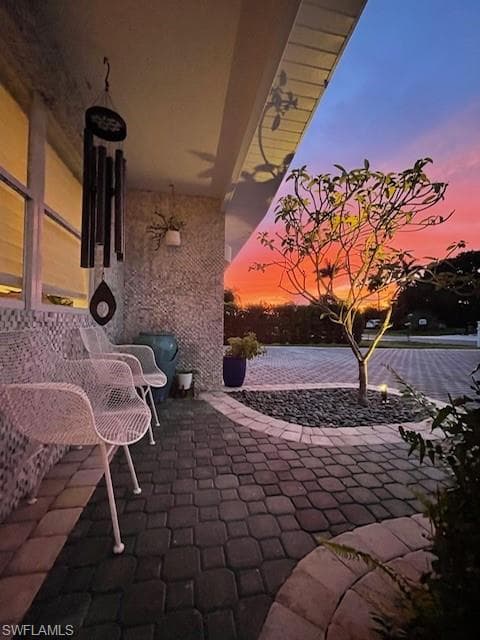 1282 Illinois DR, NAPLES FL 34103-5