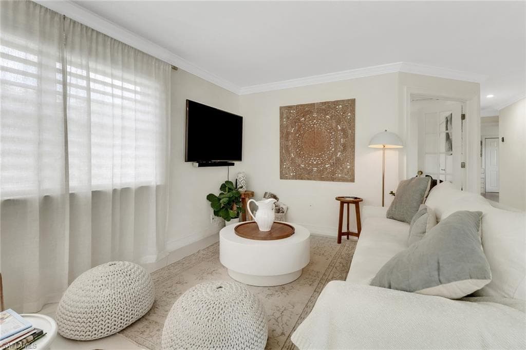 1282 Illinois DR, NAPLES FL 34103-12