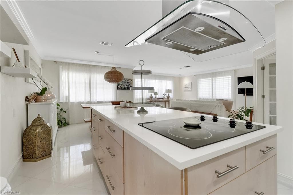 1282 Illinois DR, NAPLES FL 34103-6