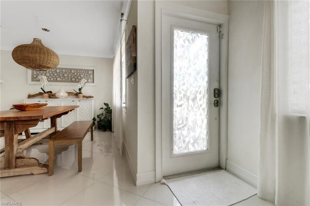 1282 Illinois DR, NAPLES FL 34103-4