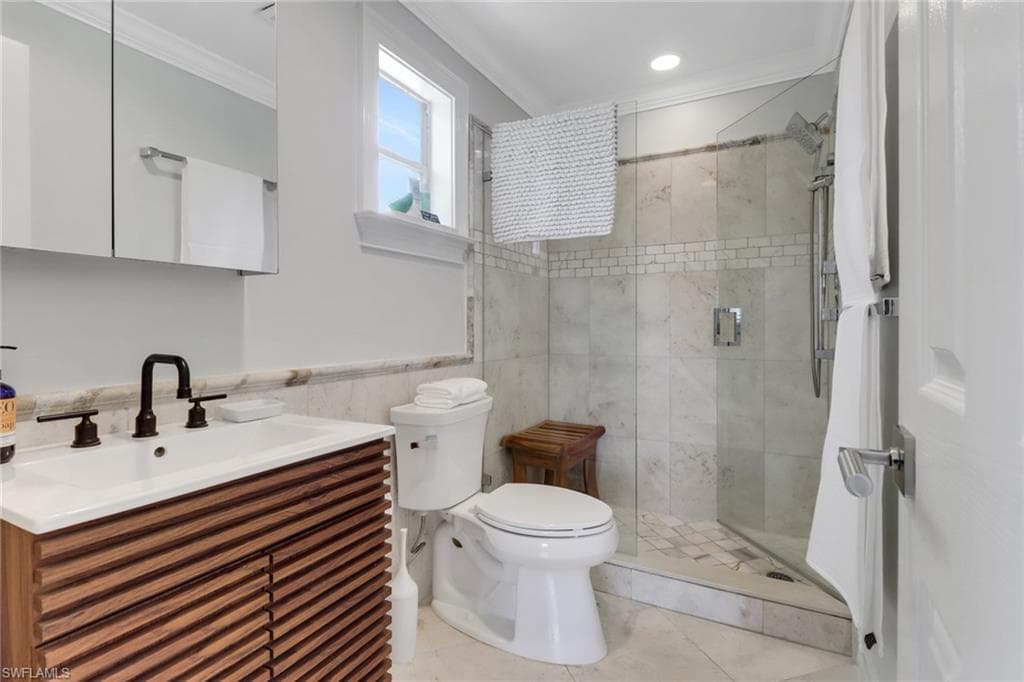 1282 Illinois DR, NAPLES FL 34103-18