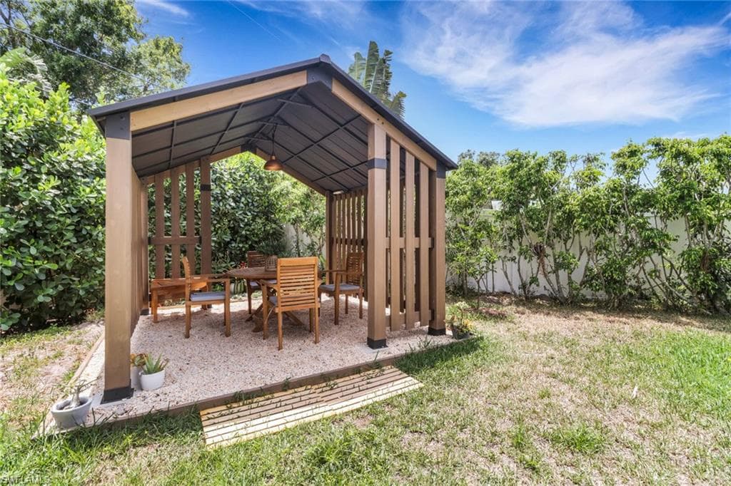 1282 Illinois DR, NAPLES FL 34103-30