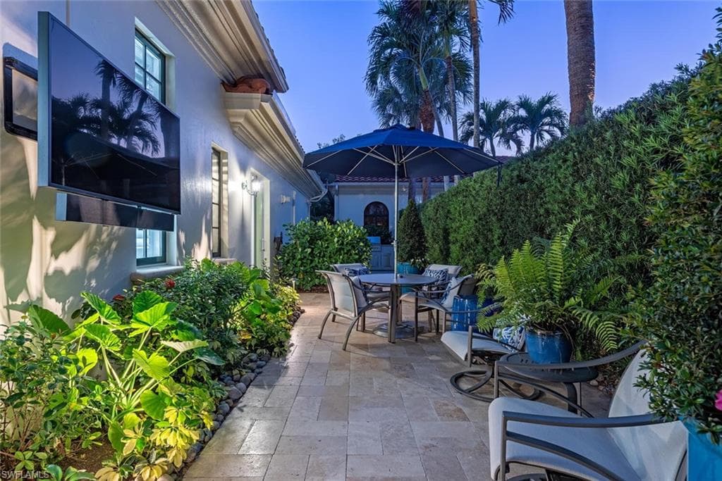 2618 Trillium WAY, NAPLES FL 34105-23