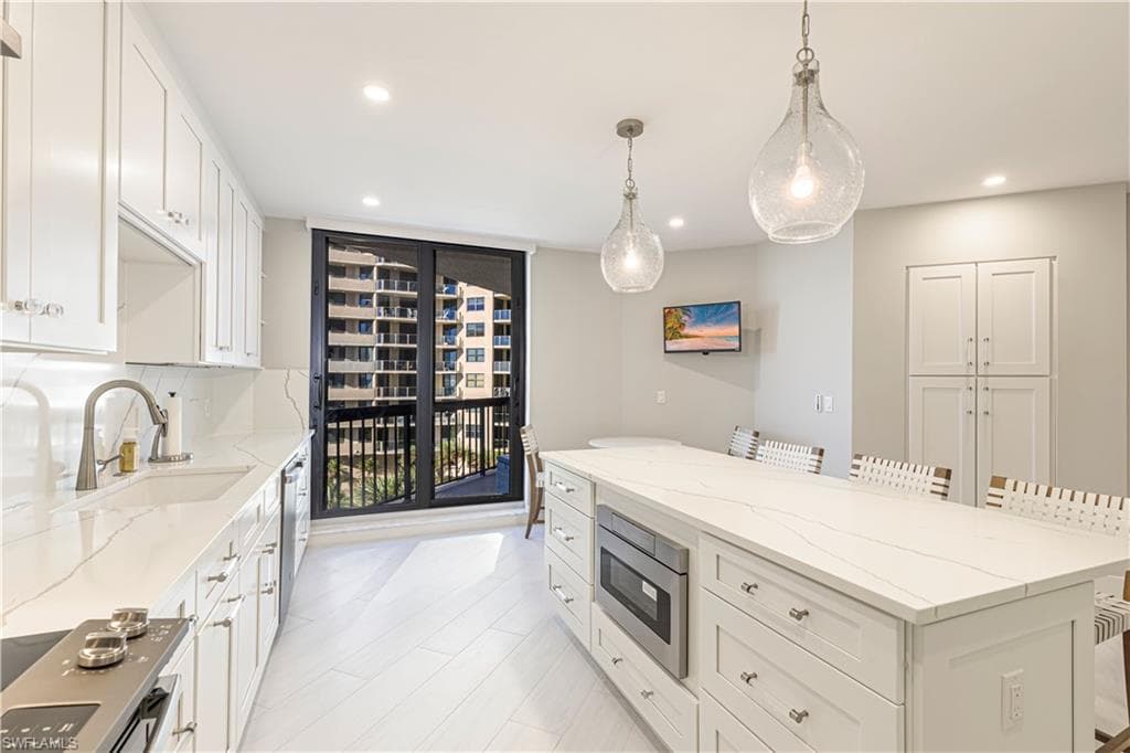 220 S Collier BLVD # 406, MARCO ISLAND FL 34145-12