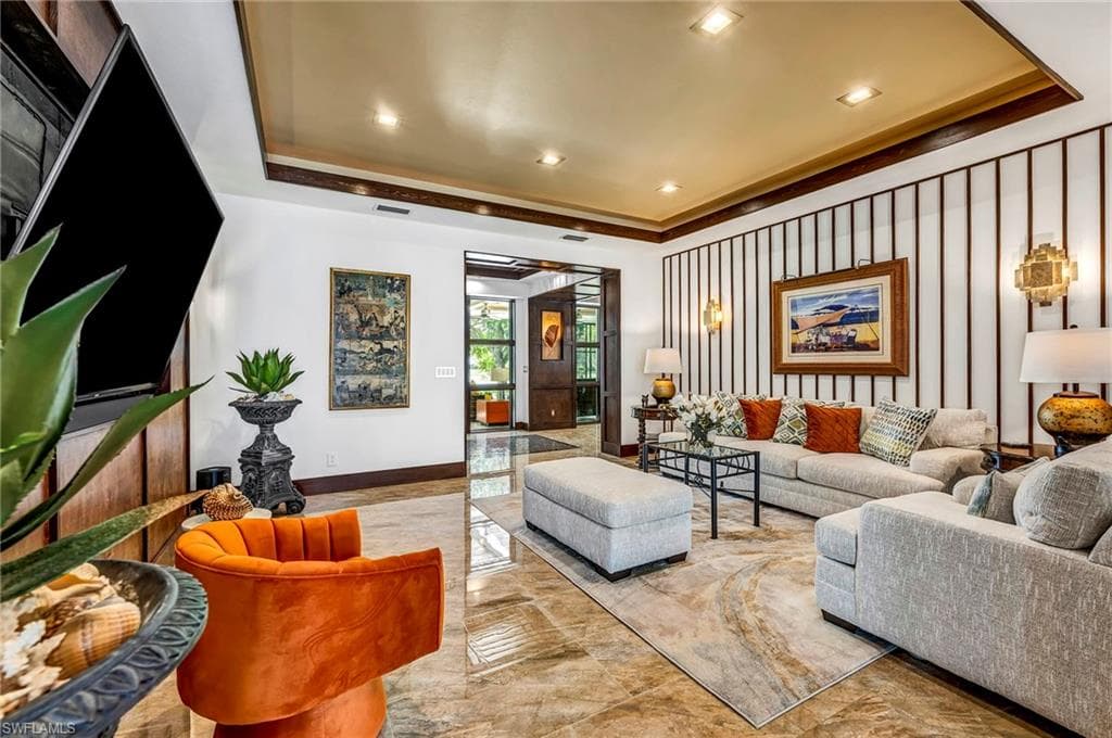 6908 Lone Oak BLVD, NAPLES FL 34109-4