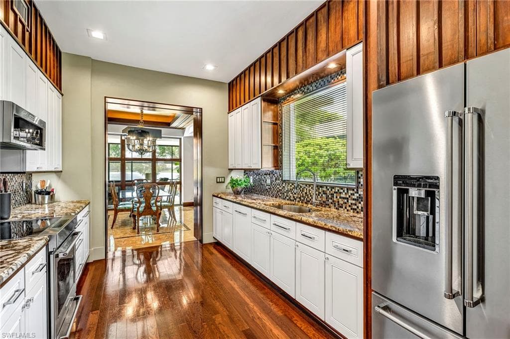 6908 Lone Oak BLVD, NAPLES FL 34109-9