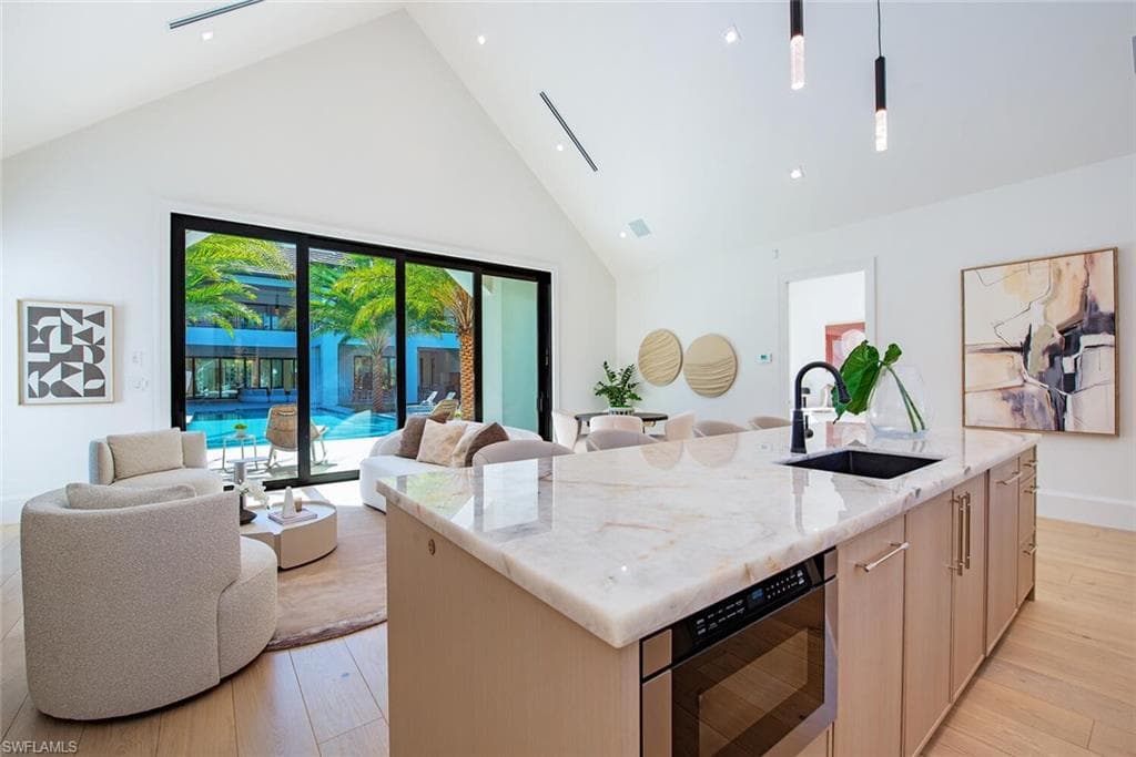 2145 Coach House LN, NAPLES FL 34105-42