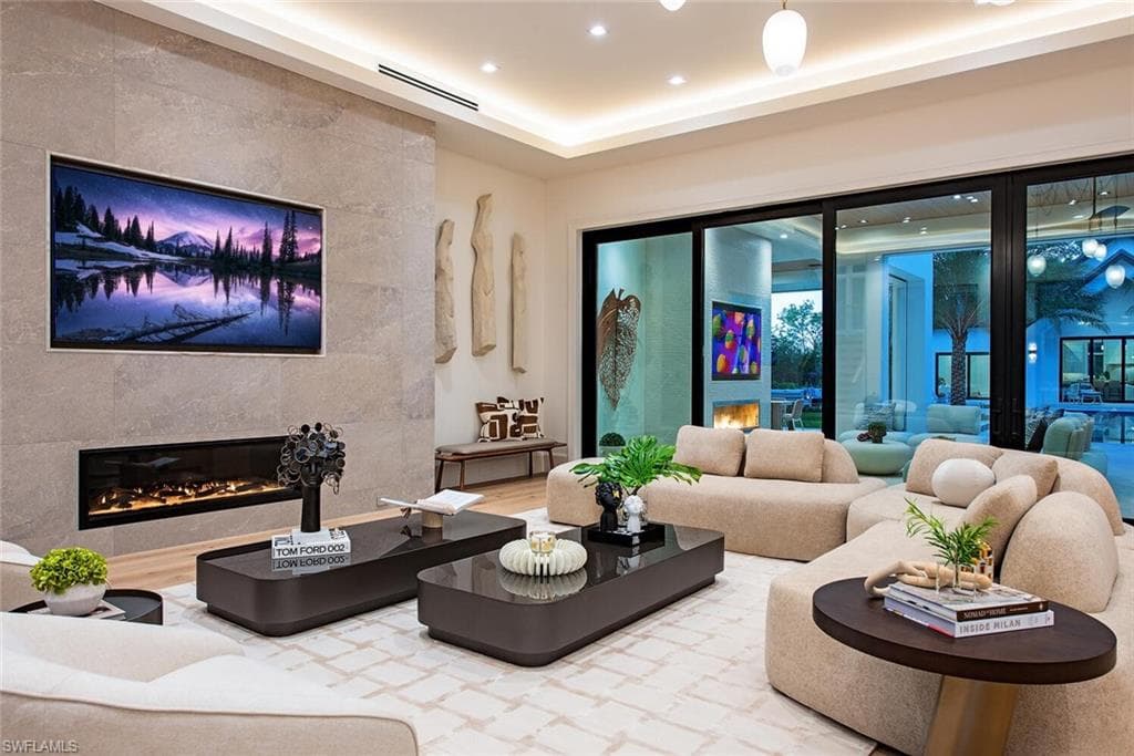 2145 Coach House LN, NAPLES FL 34105-11