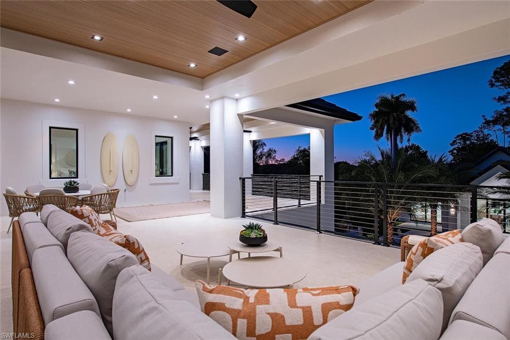 2145 Coach House LN, NAPLES FL 34105-27