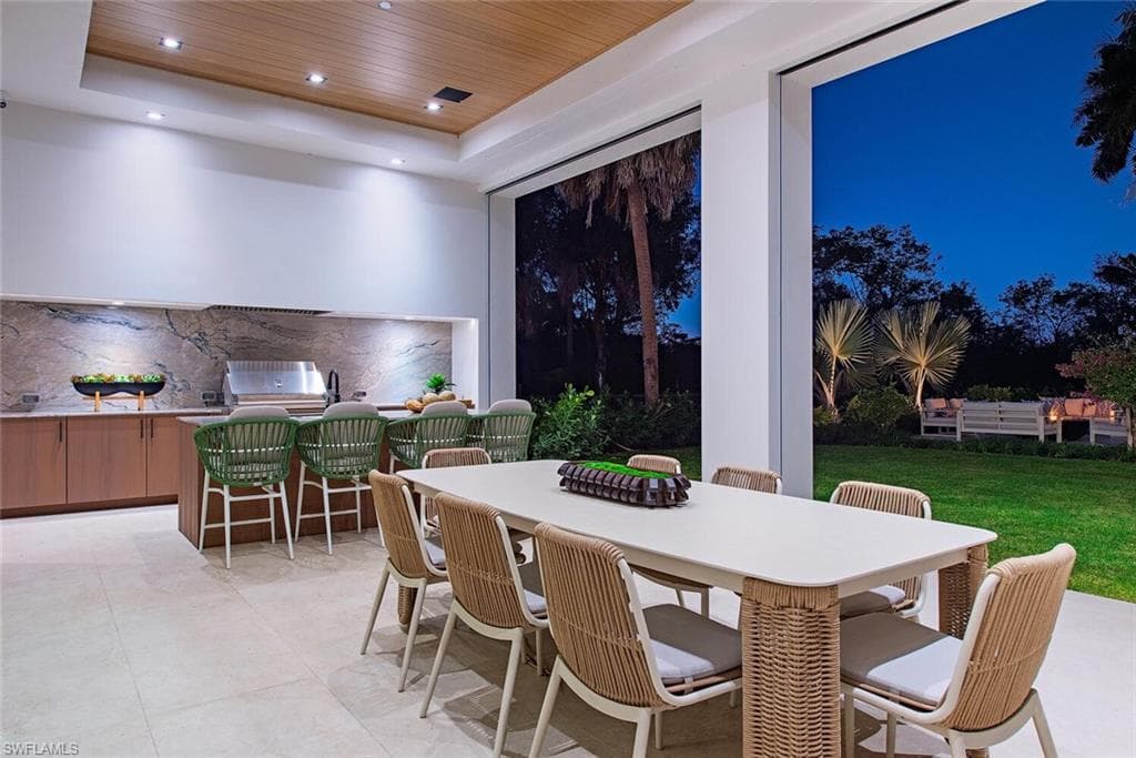 2145 Coach House LN, NAPLES FL 34105-23