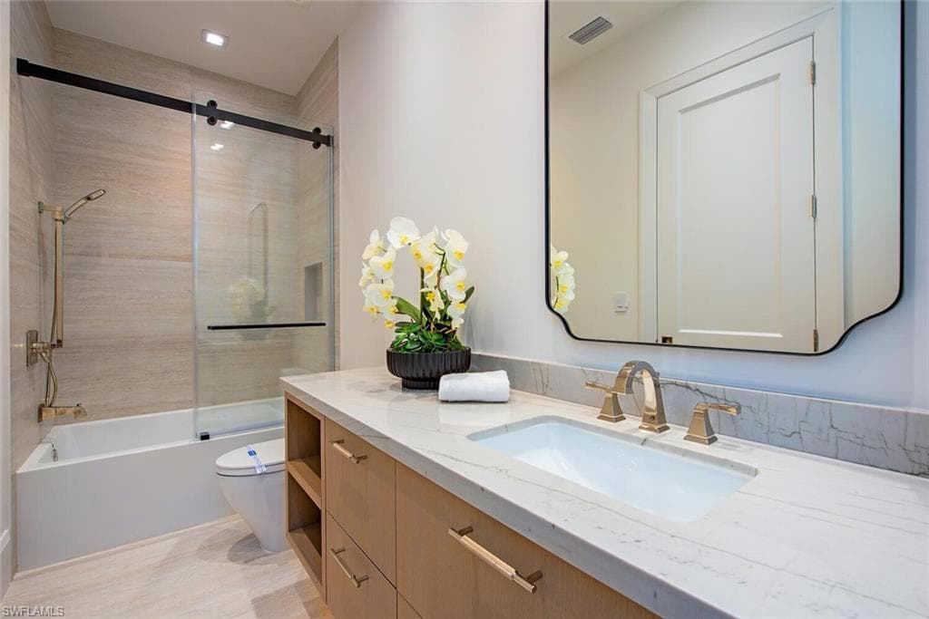 2145 Coach House LN, NAPLES FL 34105-32