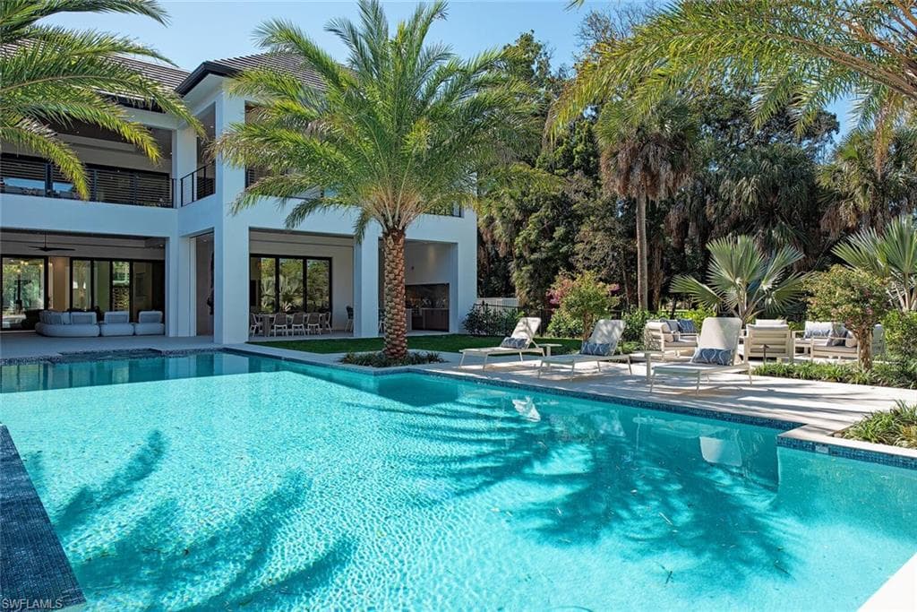 2145 Coach House LN, NAPLES FL 34105-39