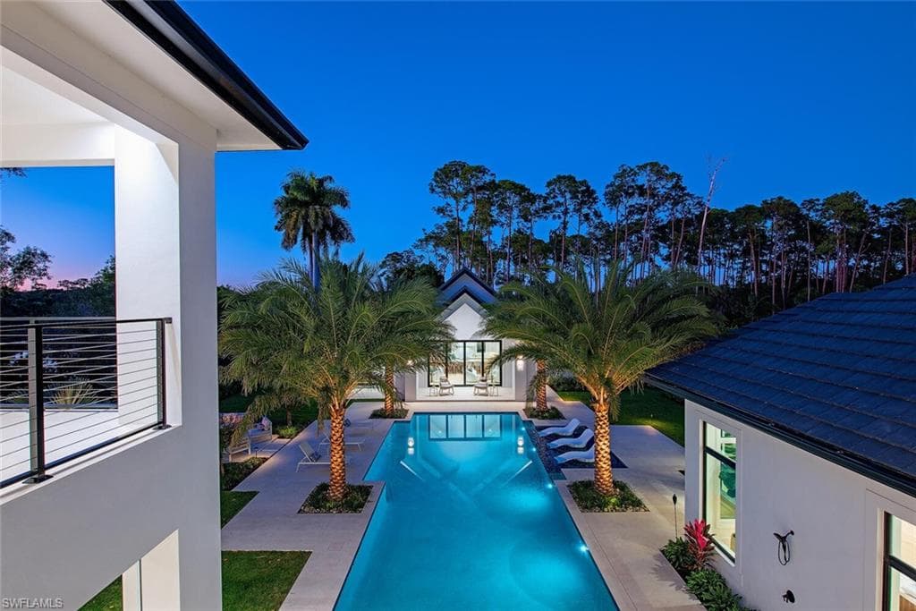 2145 Coach House LN, NAPLES FL 34105-28