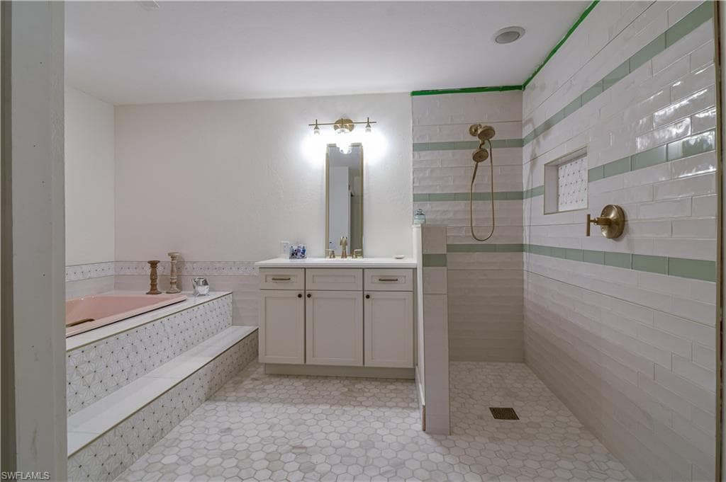 4225 Prestwick CT, NORTH FORT MYERS FL 33903-6