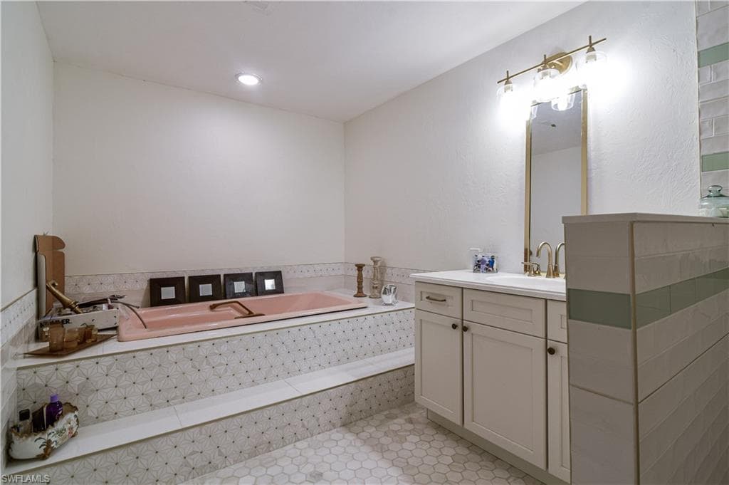 4225 Prestwick CT, NORTH FORT MYERS FL 33903-35