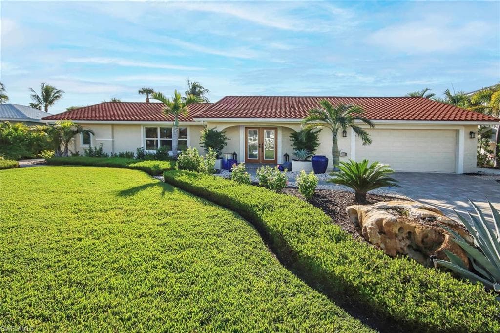 918 Kings Crown DR, SANIBEL FL 33957-1