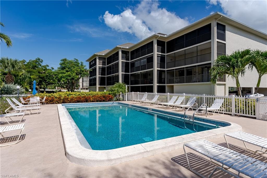 1000 Swallow AVE # 12, MARCO ISLAND FL 34145-5