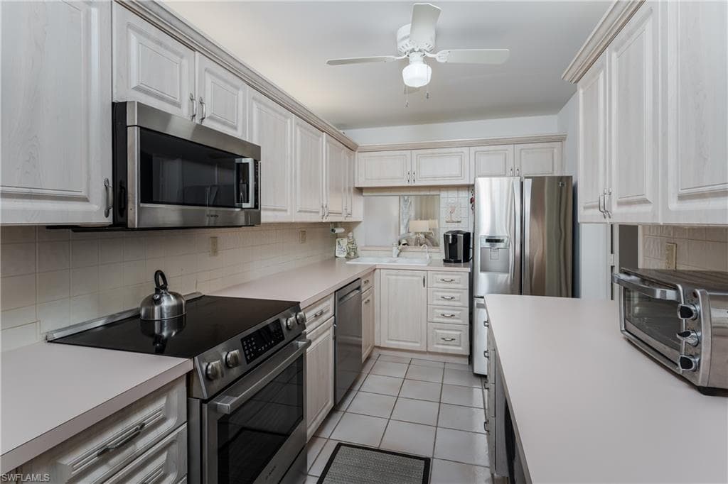 1000 Swallow AVE # 12, MARCO ISLAND FL 34145-15