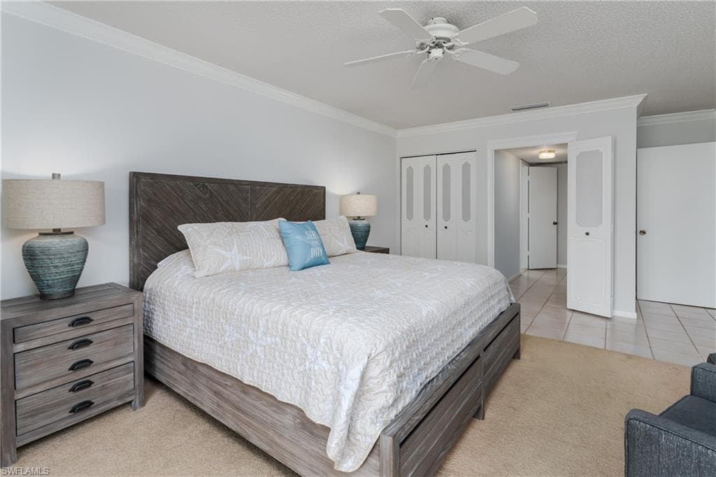 1000 Swallow AVE # 12, MARCO ISLAND FL 34145-9