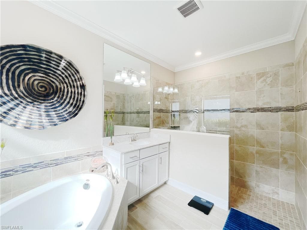 1975 Mustique ST, NAPLES FL 34120-26