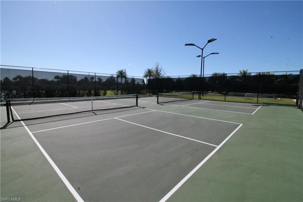 1975 Mustique ST, NAPLES FL 34120-37