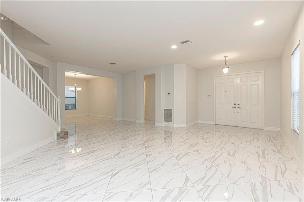 13852 Luna DR, NAPLES FL 34109-4